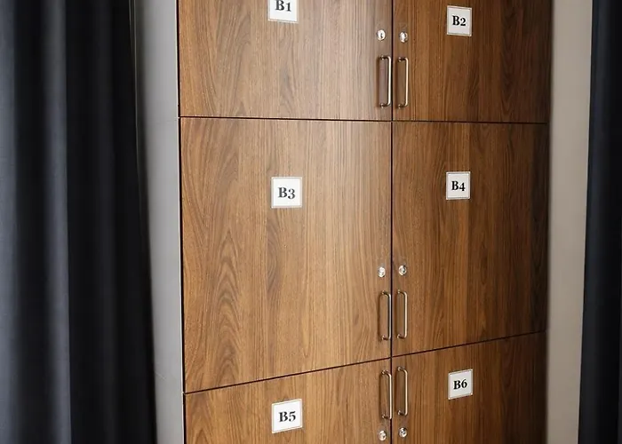 Beds&rooms Tiburtina - Beds, Posti Letto אכסניה