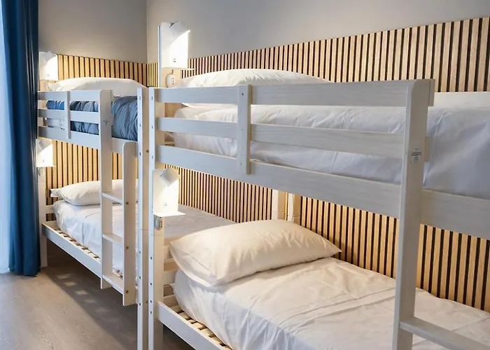 Beds&rooms Tiburtina - Beds, Posti Letto